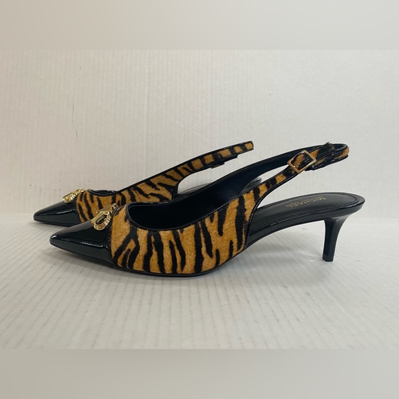 New MICHAEL MICHAEL KORS
Parker Flex Tiger Print Calf Hair
Pump - Picture 4 of 6